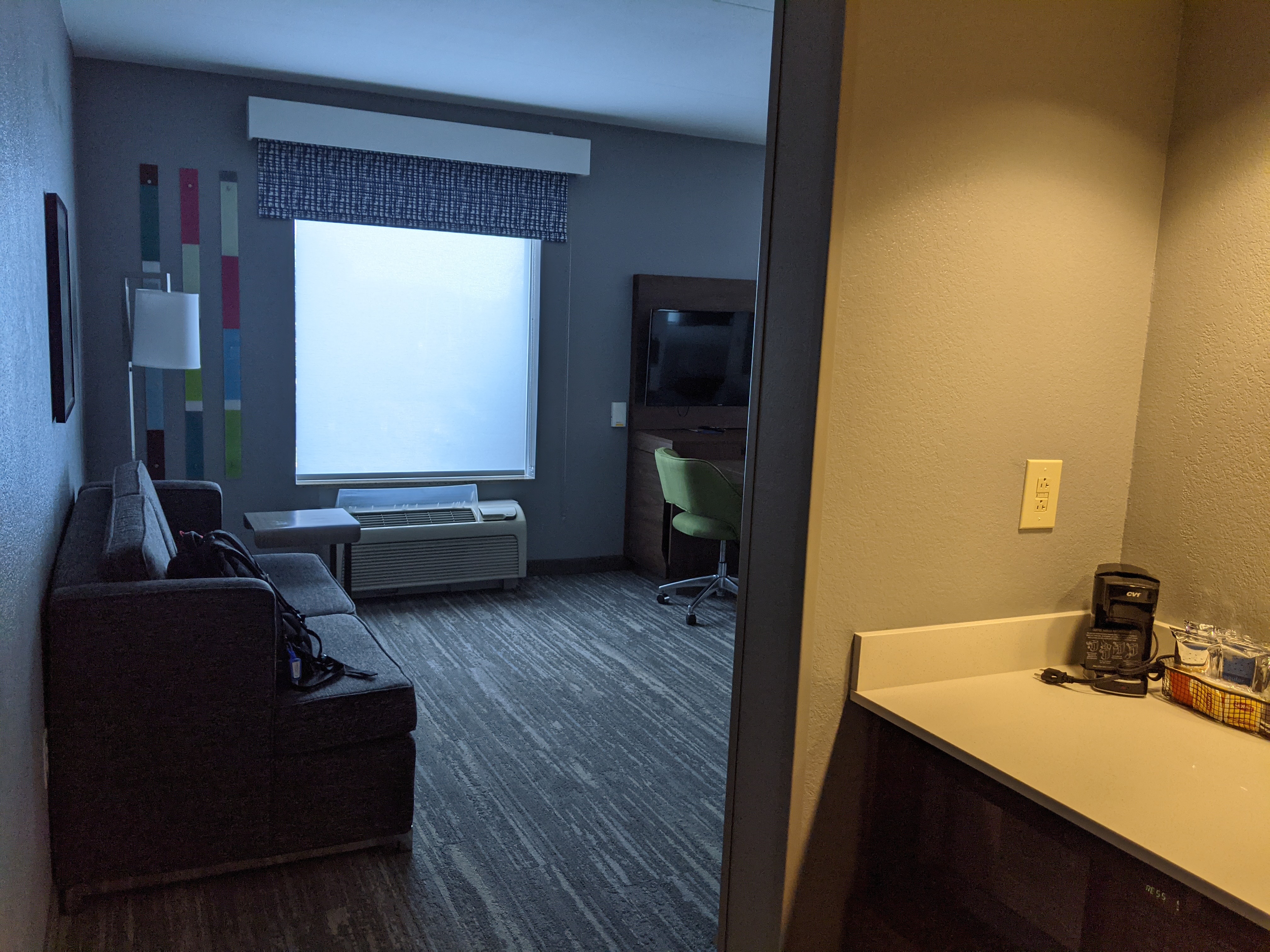 Hampton Inn and Suites Charlotte Airport King Suite 