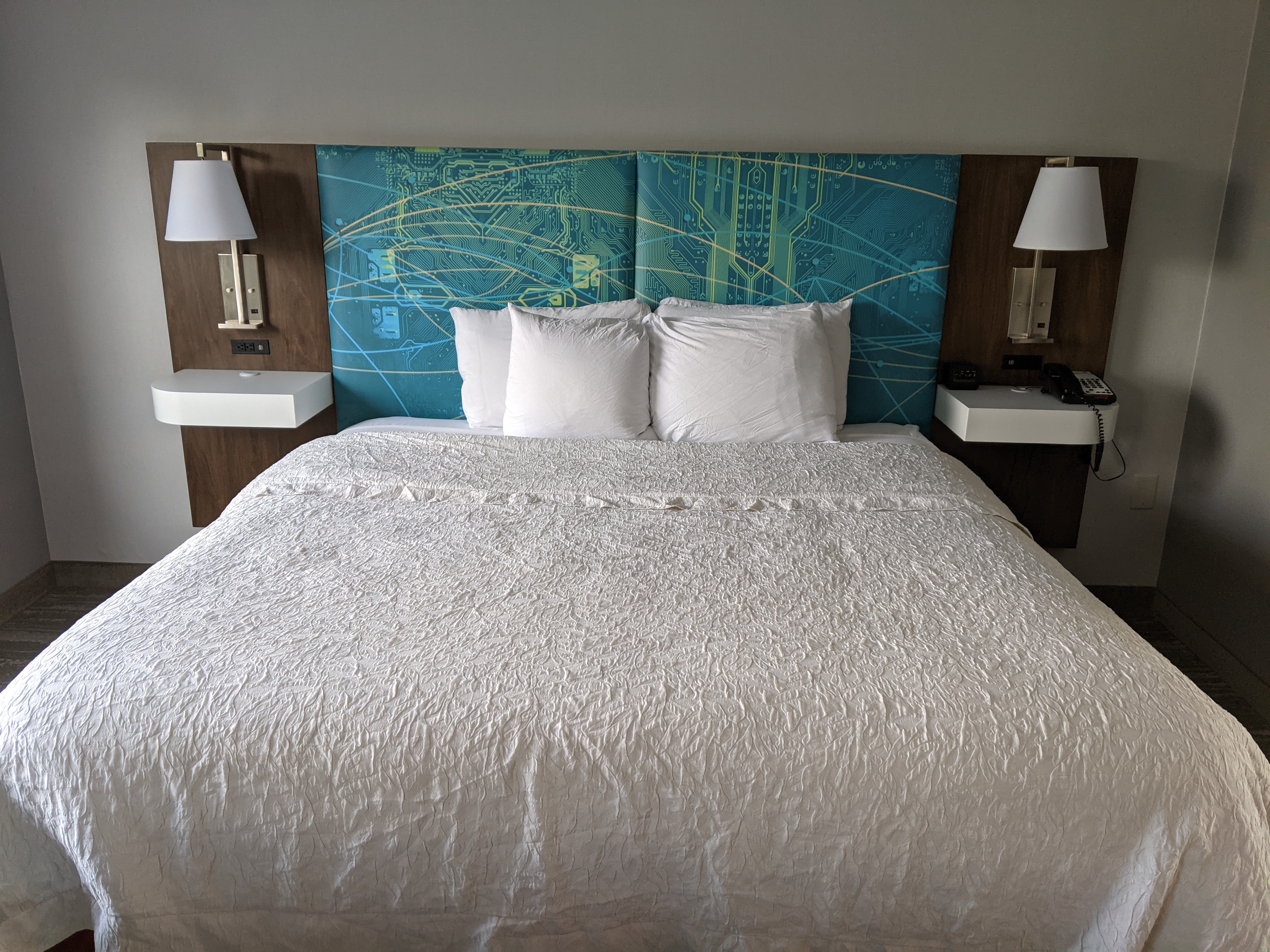 Hampton Inn and Suites Charlotte Airport King Bed Suite