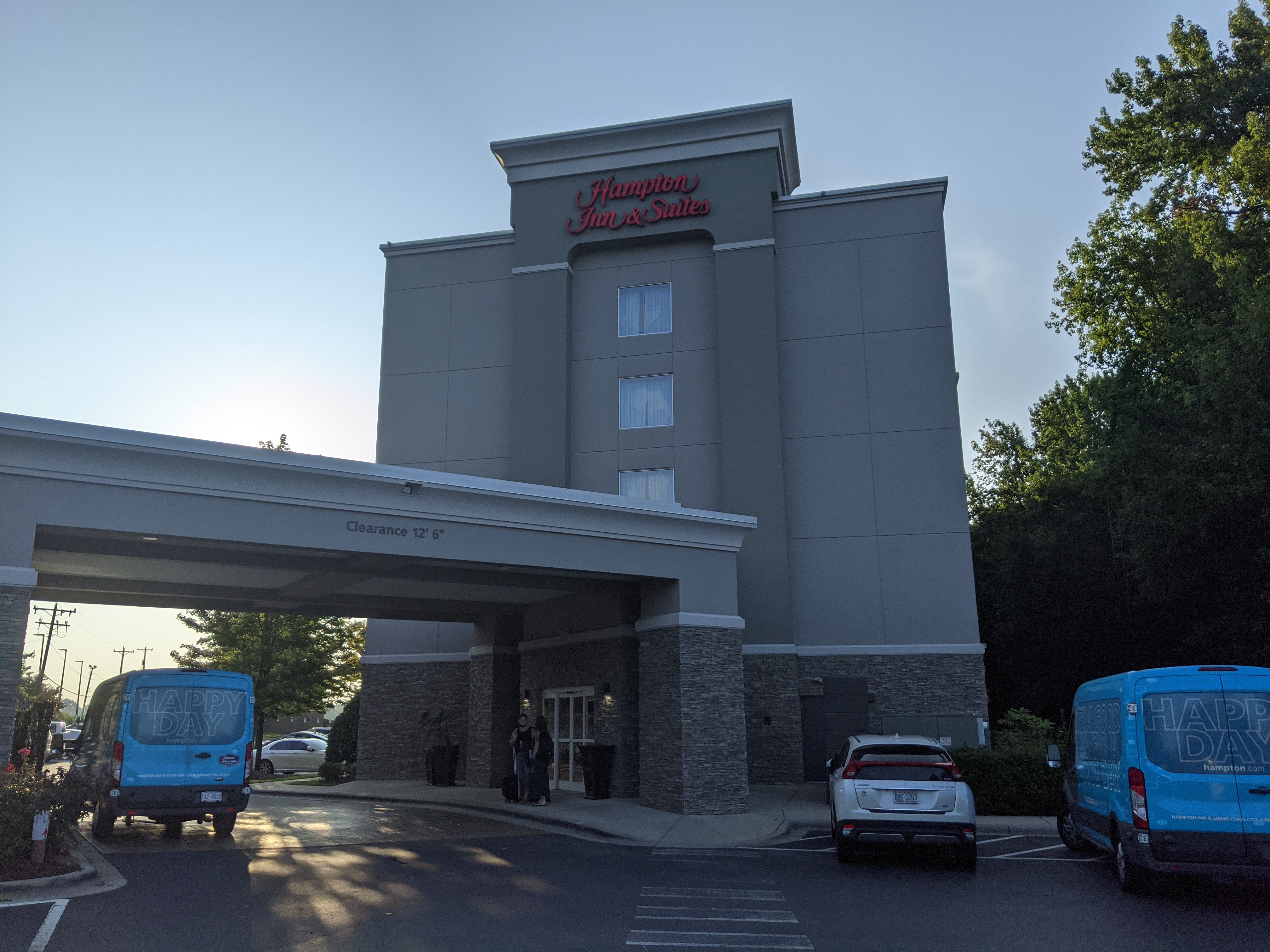 Hampton Inn and Suites Charlotte Airport Exterior 