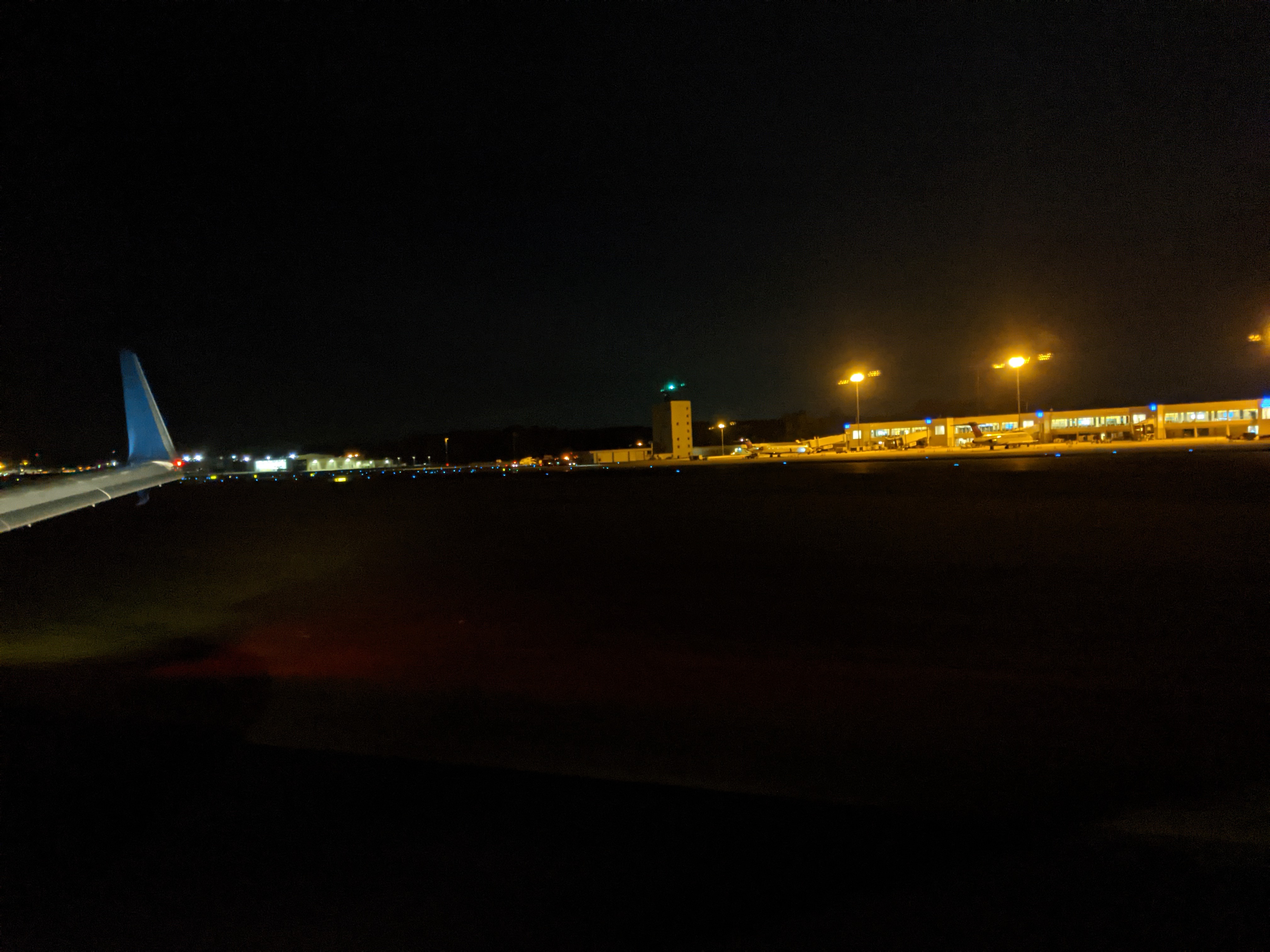 Delta 737-900 First Class Landing