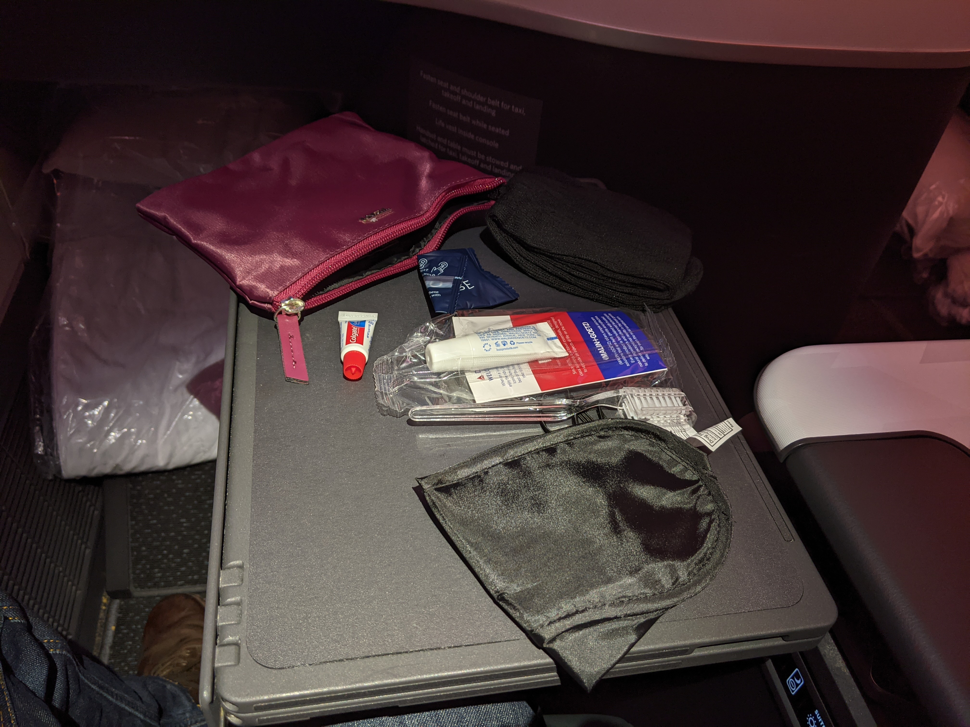 Delta 767-400 Delta One Amenity Kit