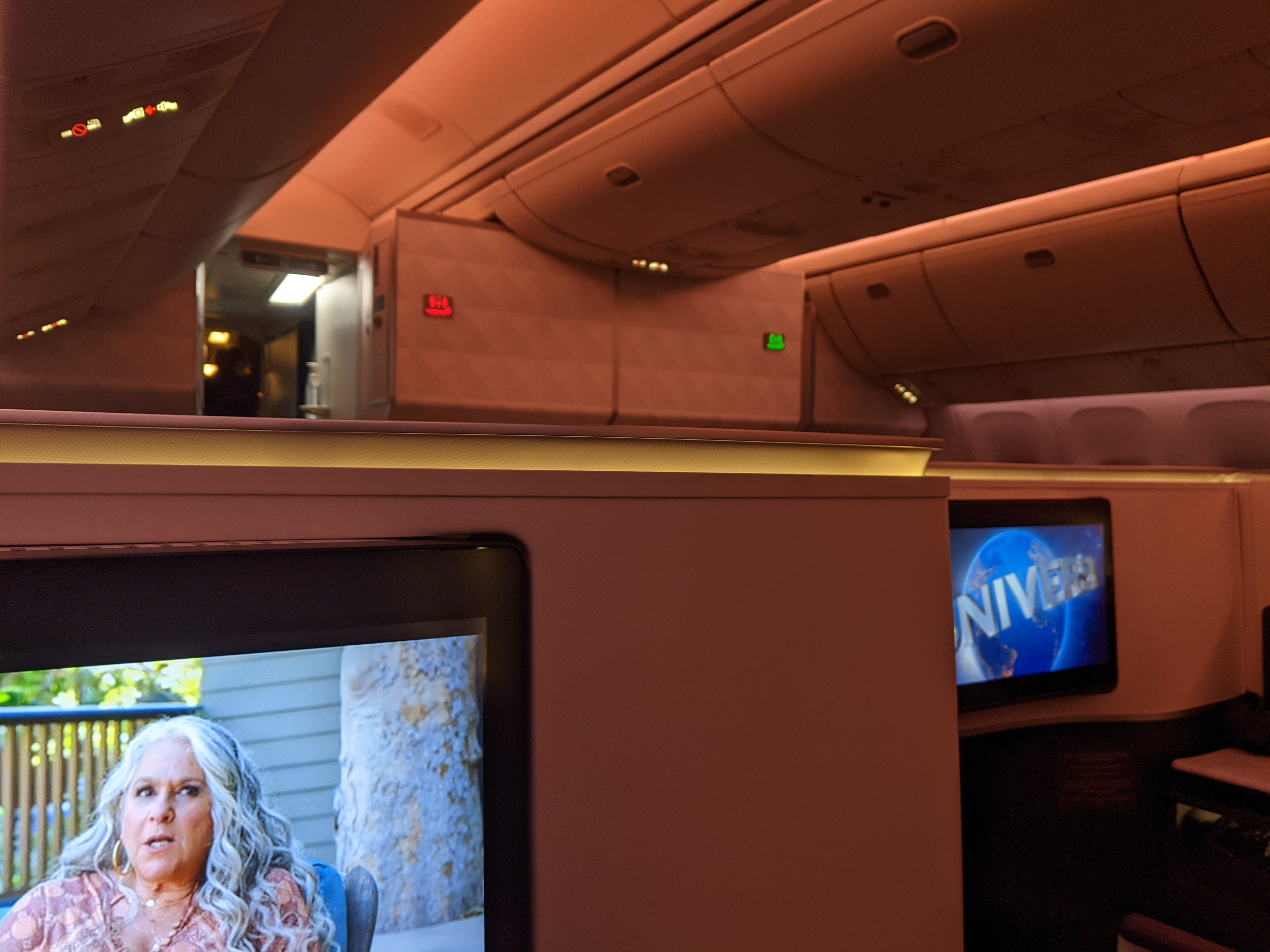 Delta 767-400 Delta One Cabin Lights