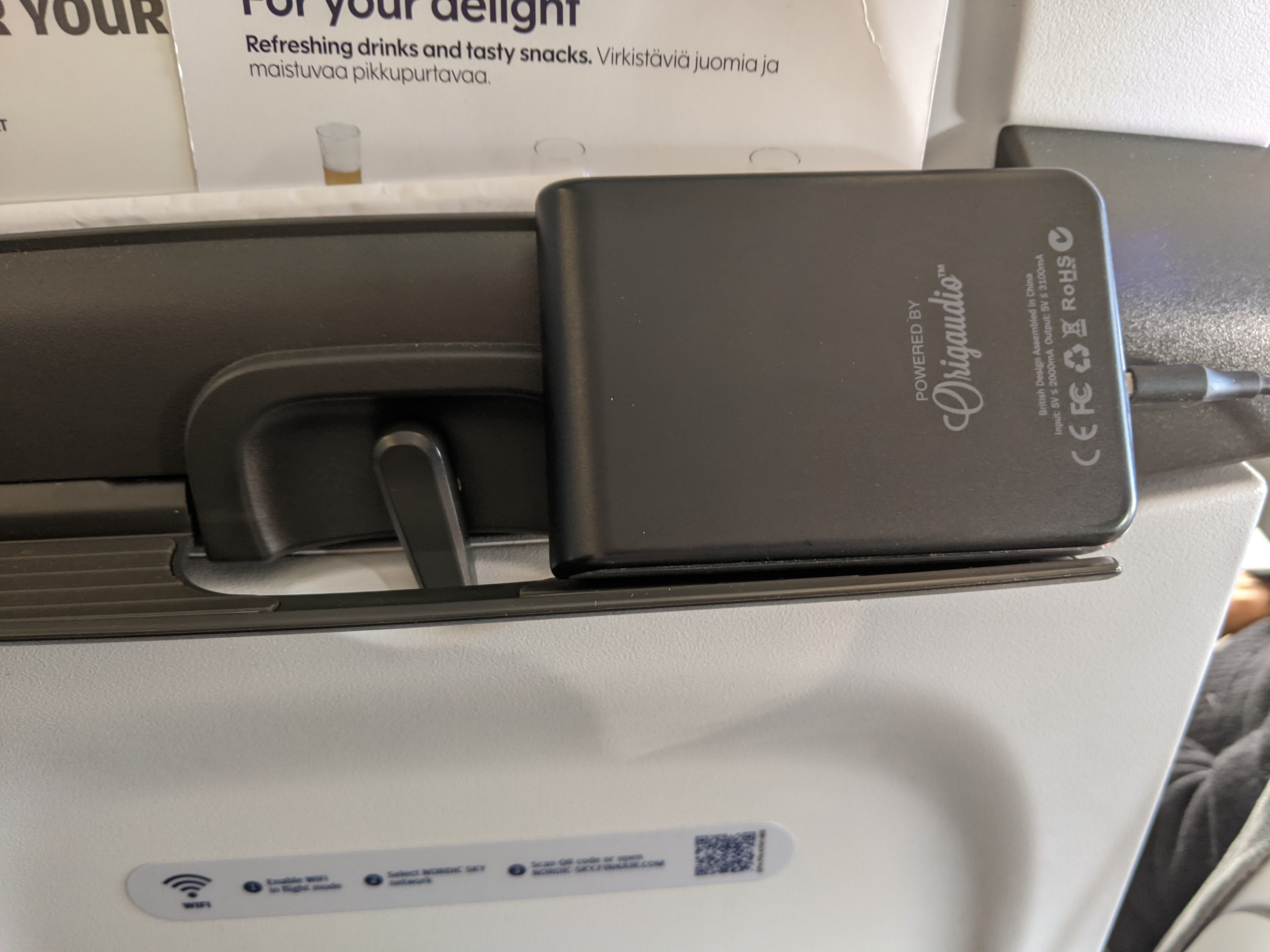 Finnair A321 Economy In Seat Power