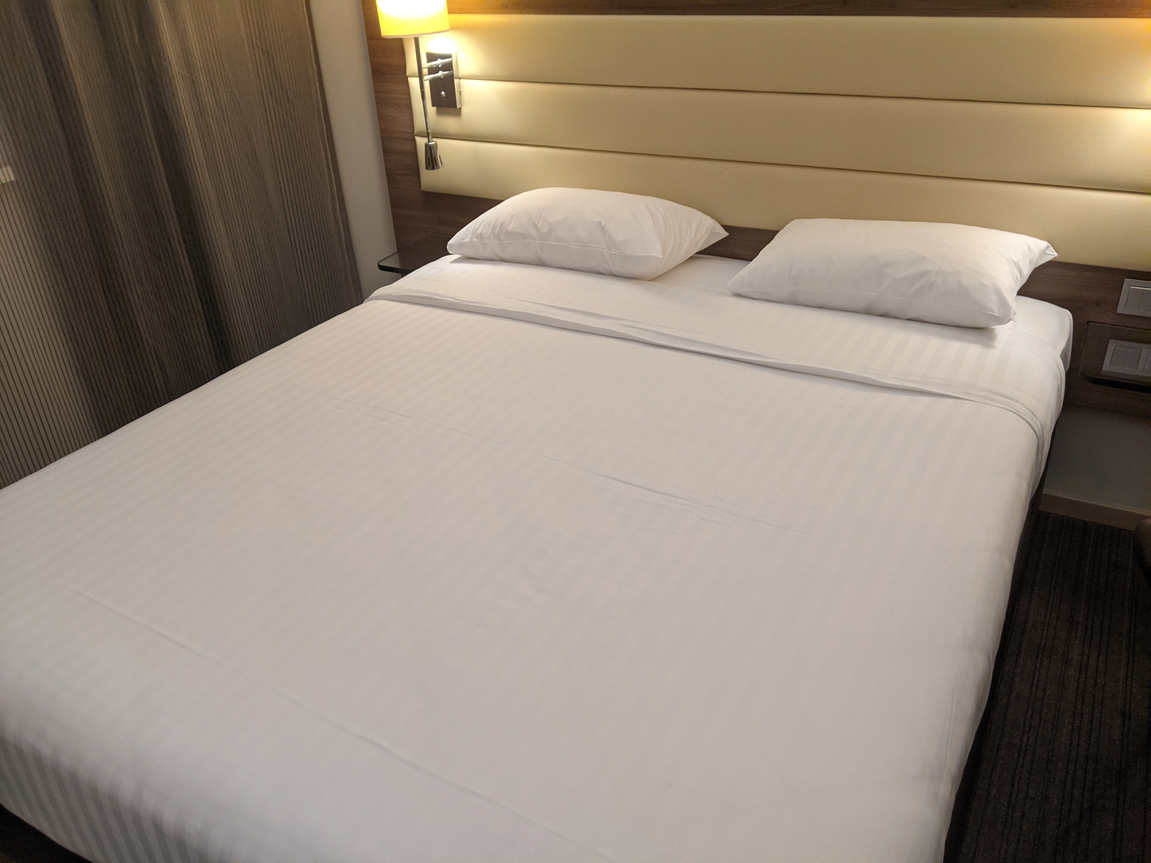 MXP Moxy Hotel Bed