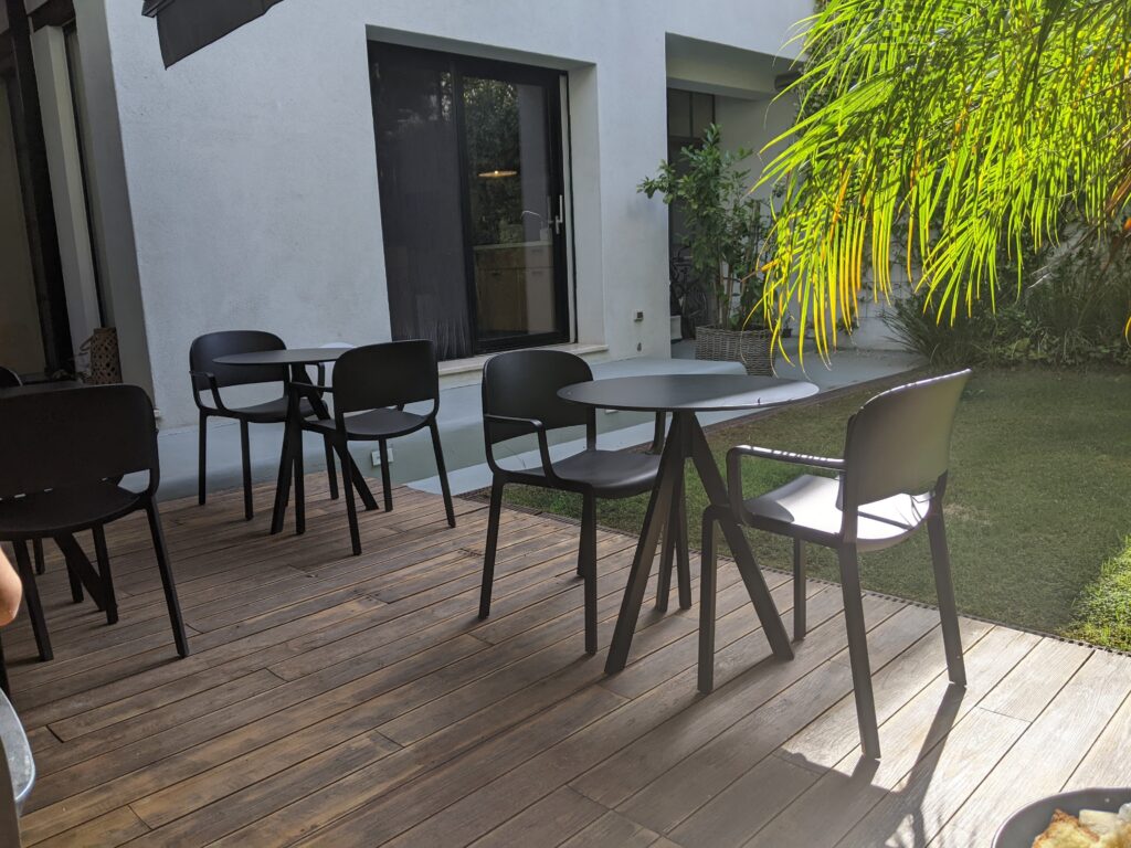 Teku Hotel Courtyard