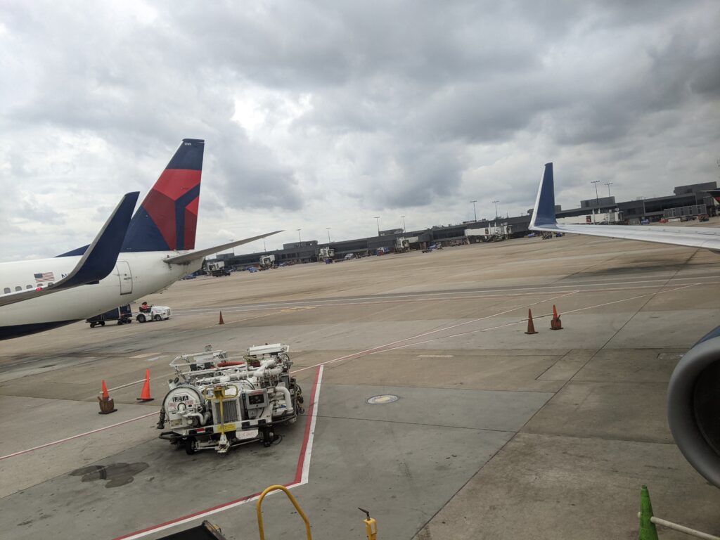 Delta 737-800 Departure