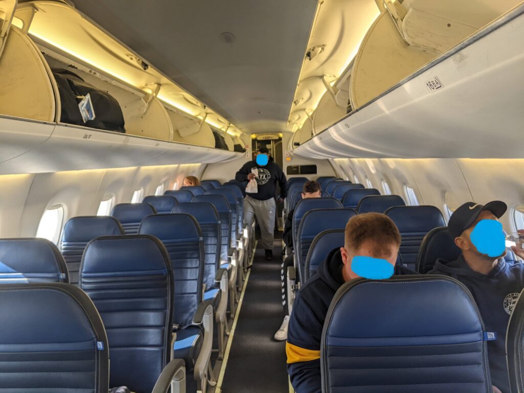 United ERJ175 Economy Cabin