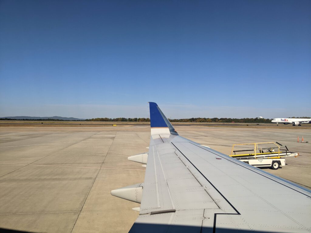 United ERJ175 Window View