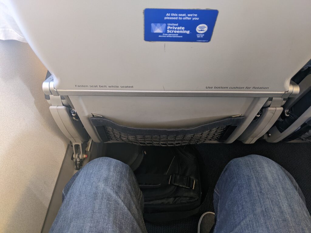 United ERJ175 Economy Seat leg Room