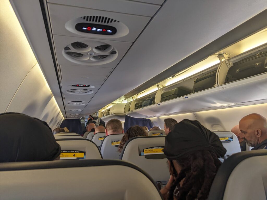 United ERJ175 Economy Cabin 