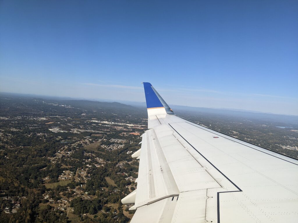 United ERJ175 Economy Take Off
