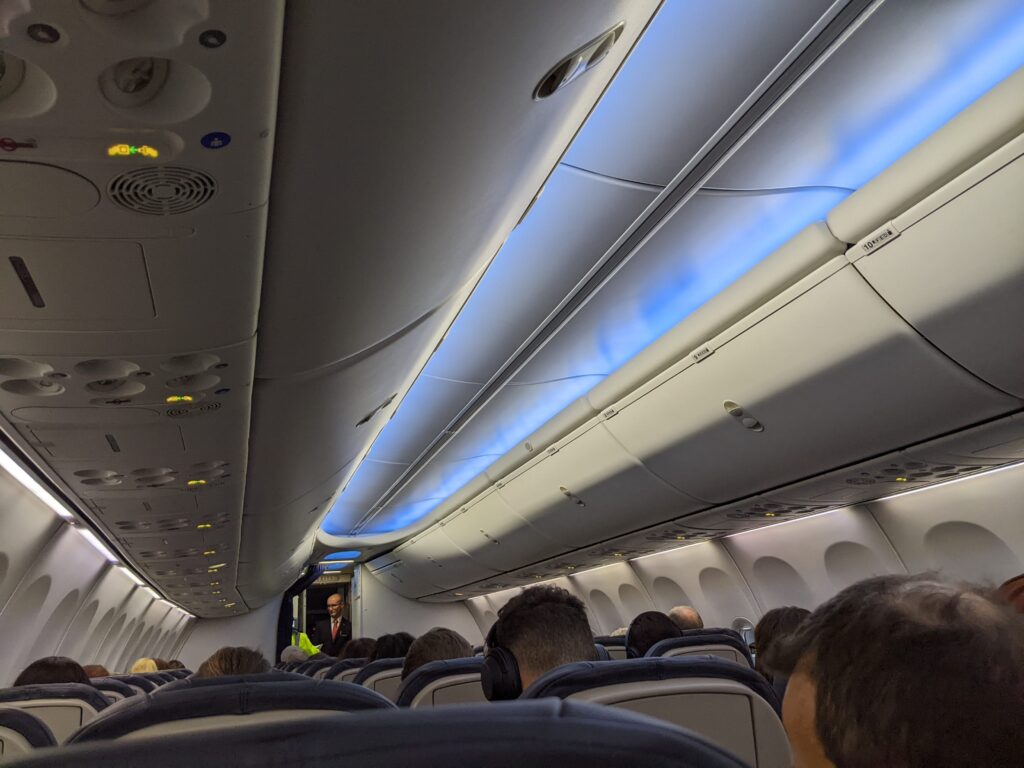 Norwegian 737-800 Cabin