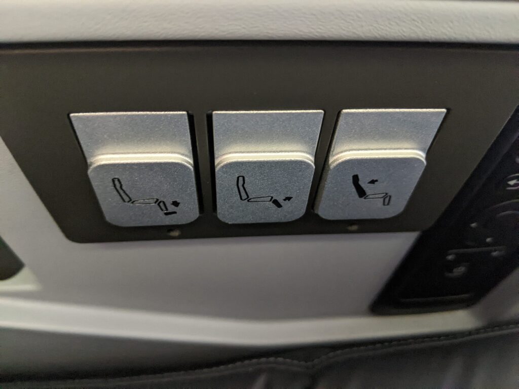 Delta 767-400 Premium Select Seat Controls 