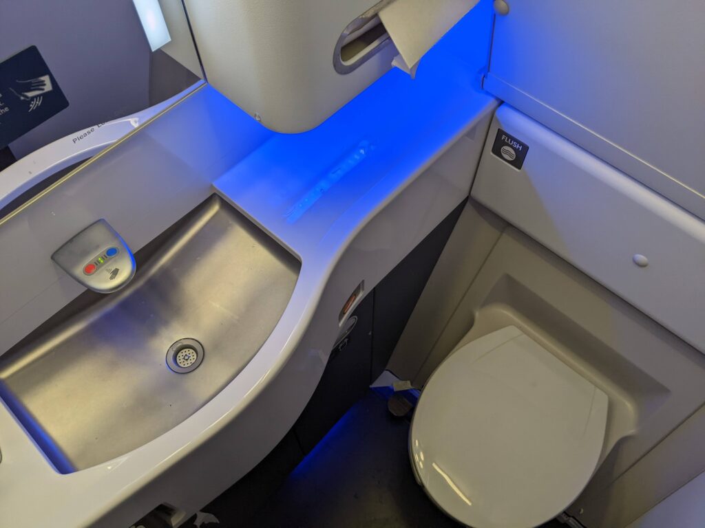 Delta 767-400 Premium Select Bathrooms 