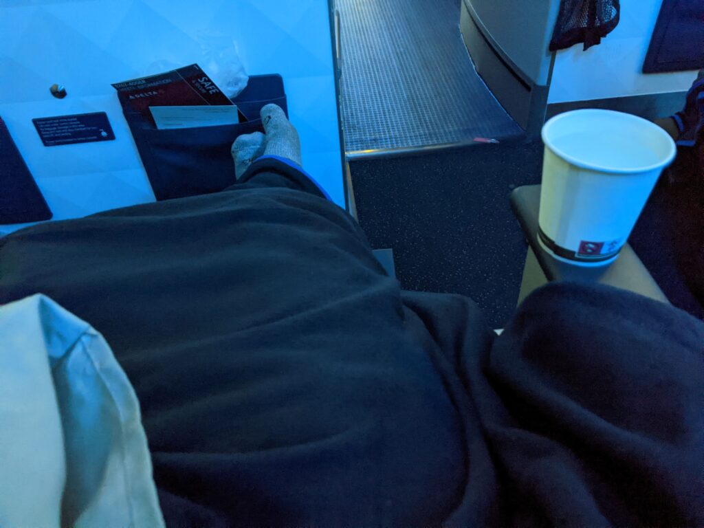 Delta 767-400 Premium Select Seat Bedding 