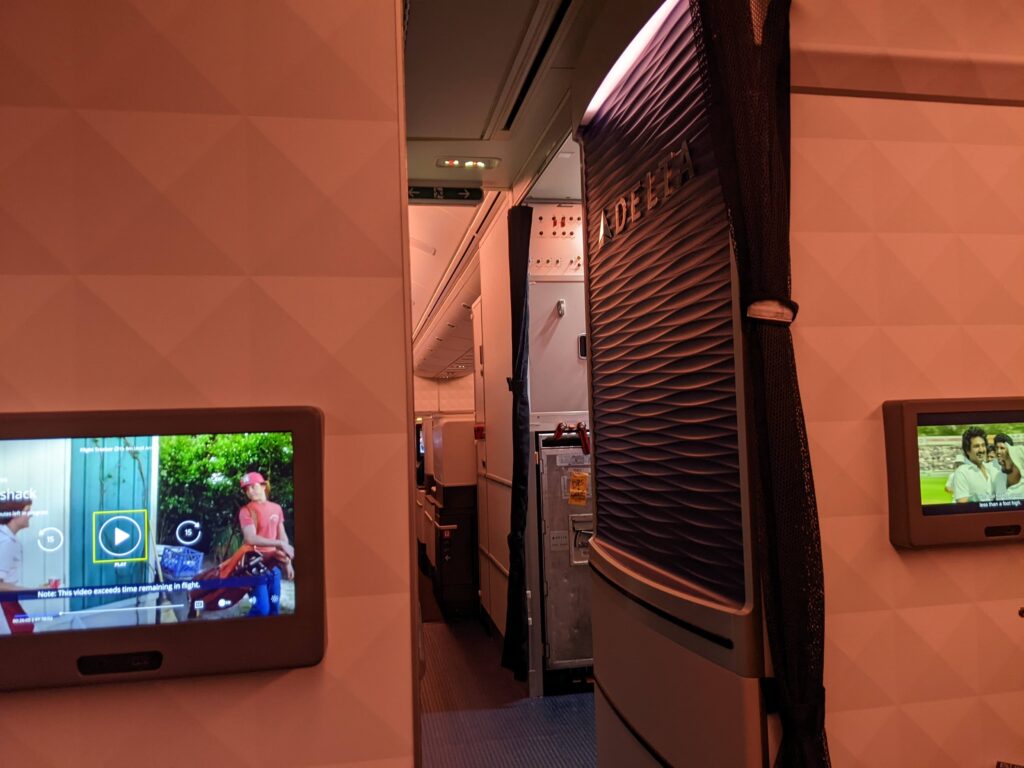 Delta 767-400 Premium Select Pre-Landing Cabin Clean Up