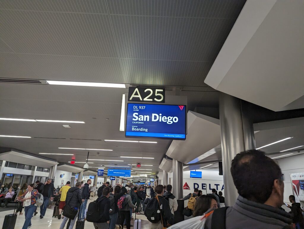 Delta 757-300 First Class Boarding