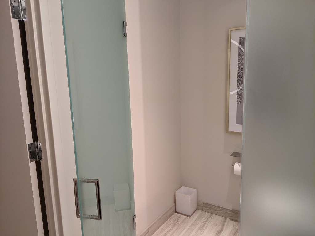 Resorts World Las Vegas Conrad Bathroom