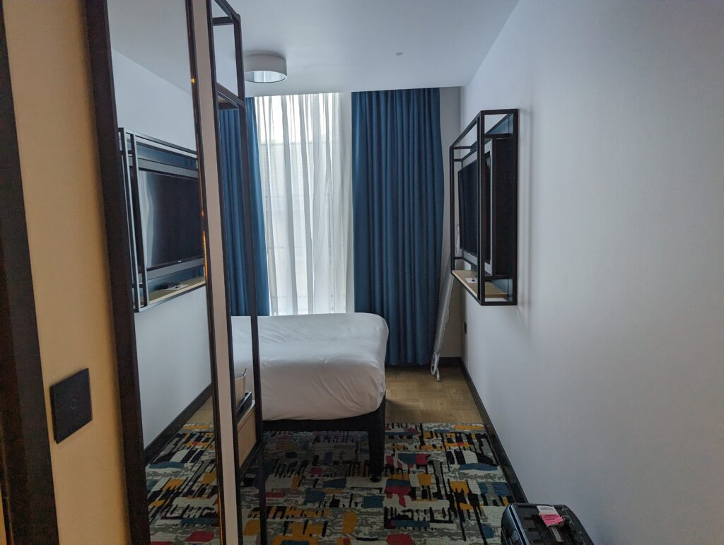 The Wesley Hotel Camden Queen