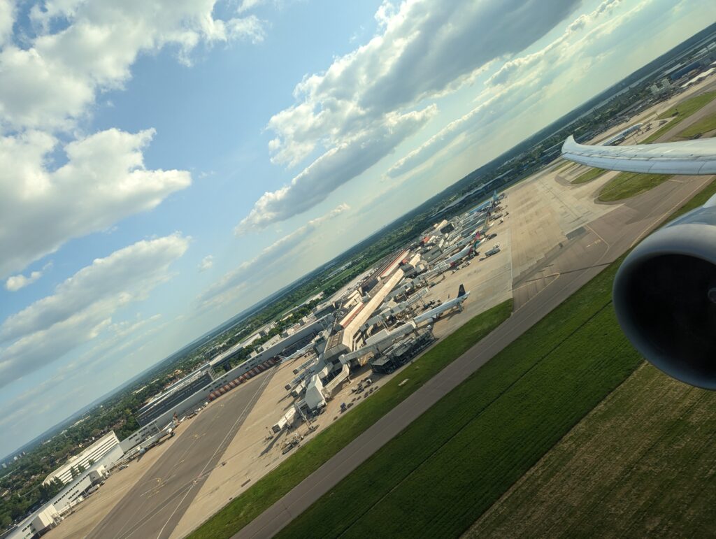 Vietnam Airlines 787-9 Business Class LHR Takeoff