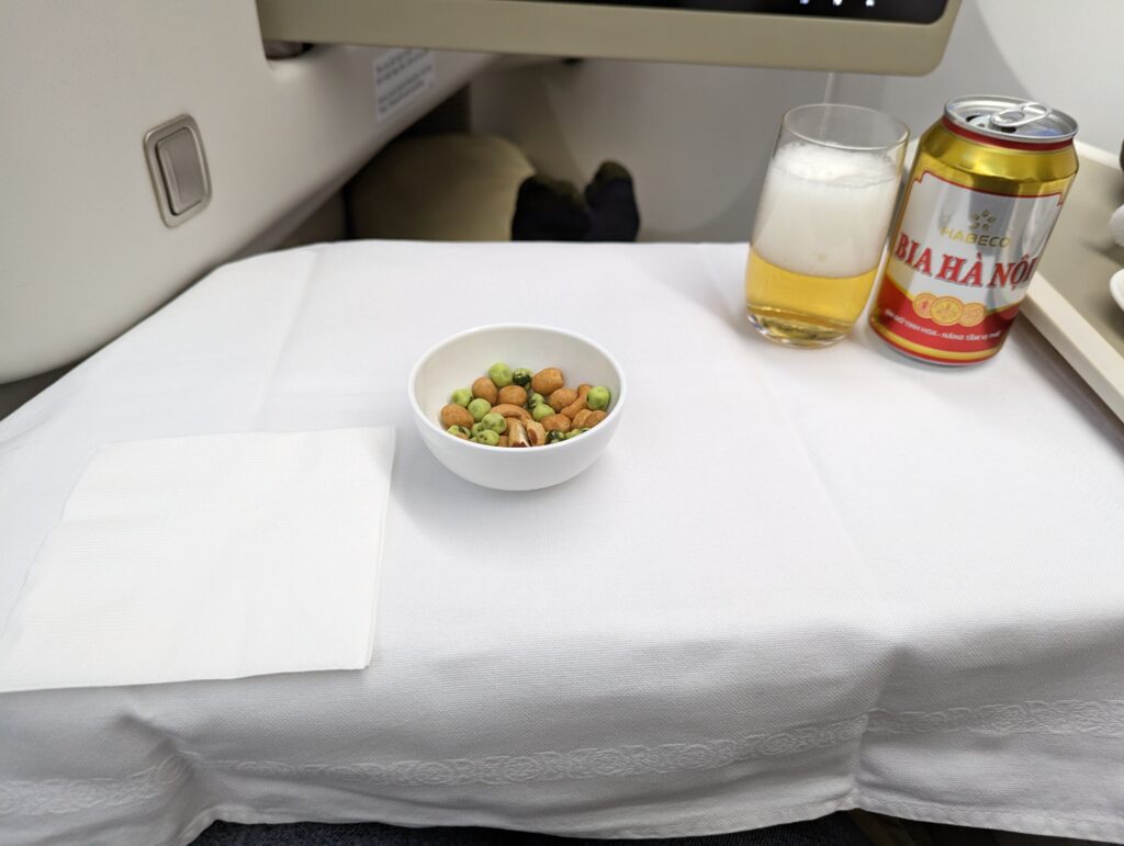 Vietnam Airlines 787-9 Business Class Dinner Service