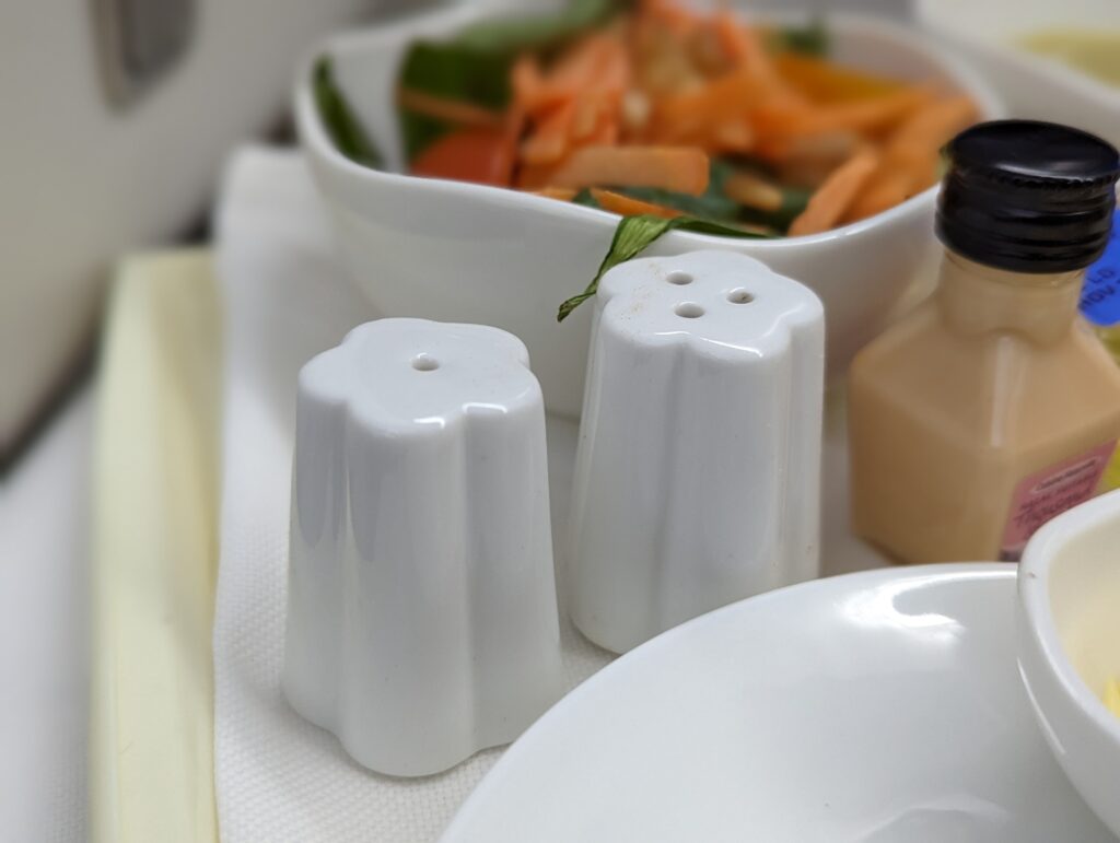 Vietnam Airlines 787-9 Business Class Dinner Service