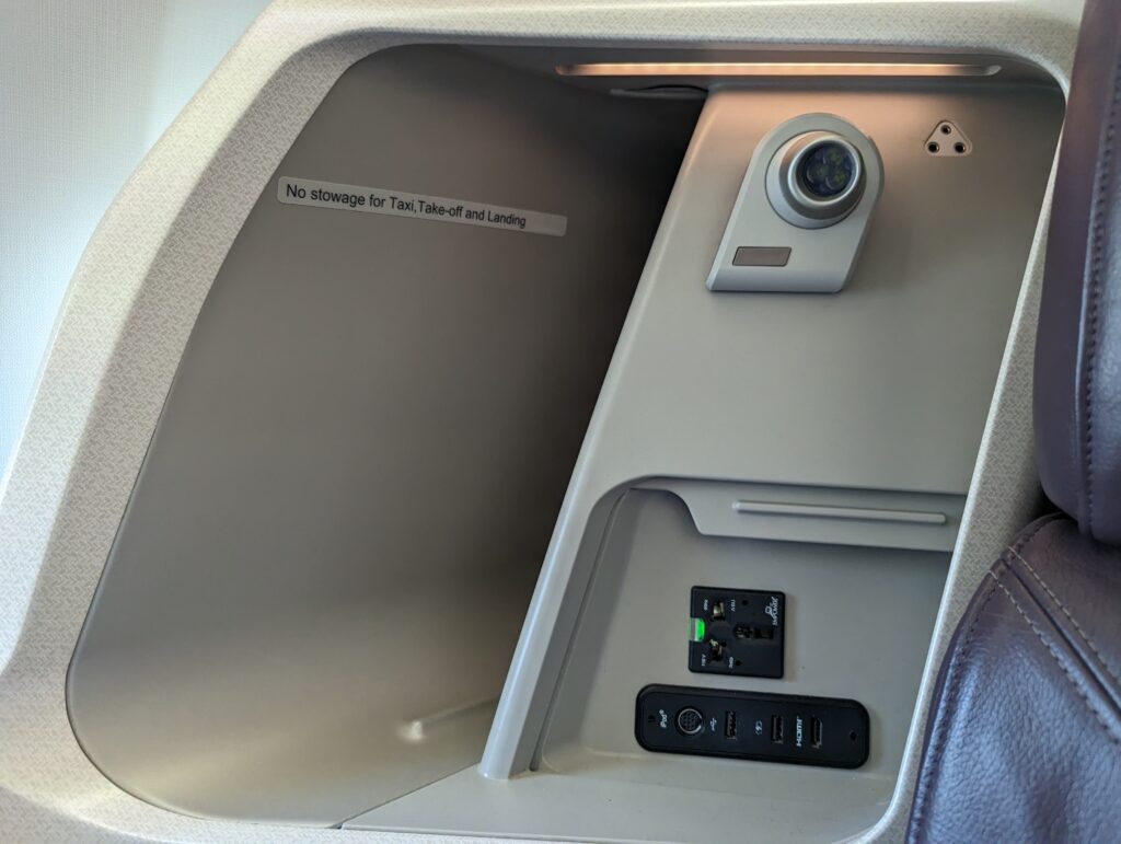 Singapore Airlines A350 Business Class Seat Features