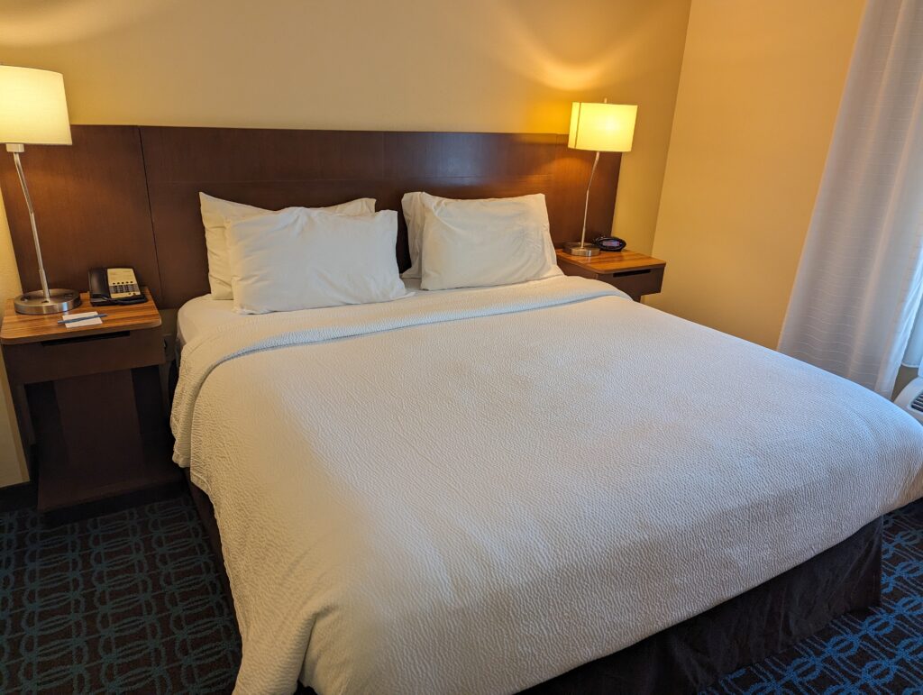 Fairfield Inn and Suites Mall of Georgia King Bed
