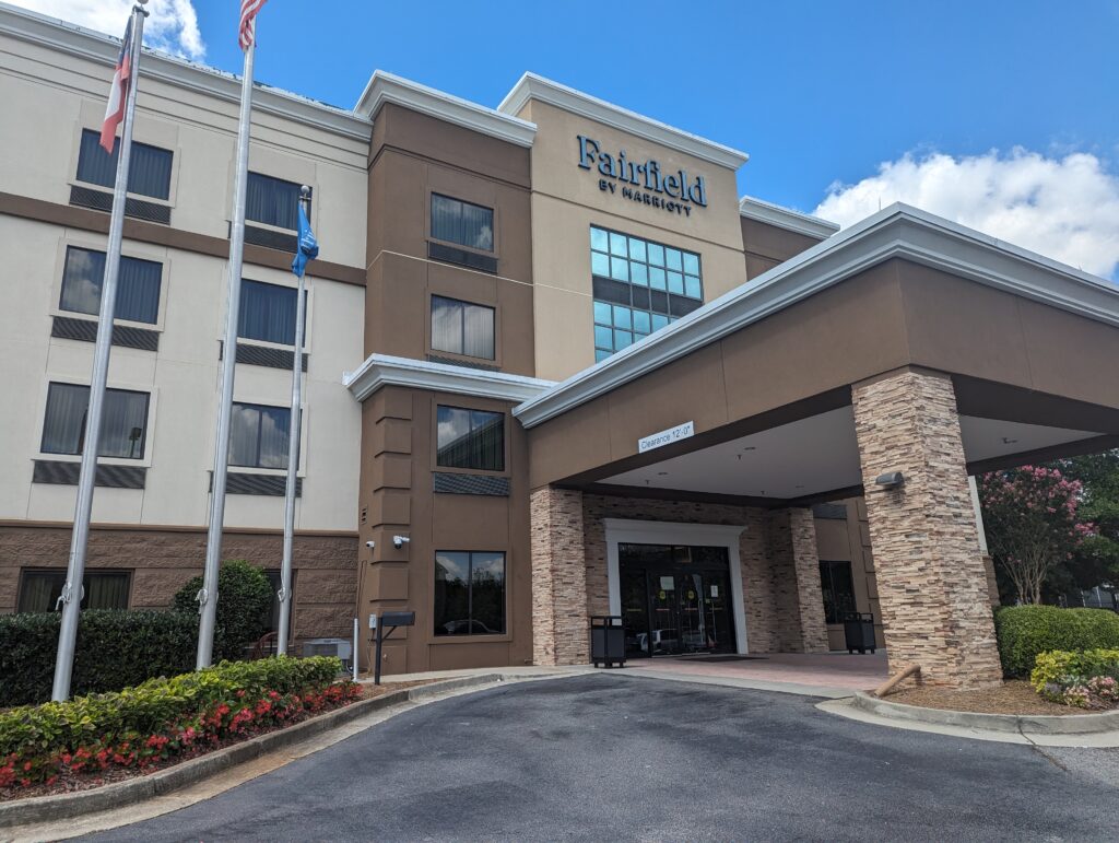 airfield Inn and Suites Mall of Georgia Exterior 