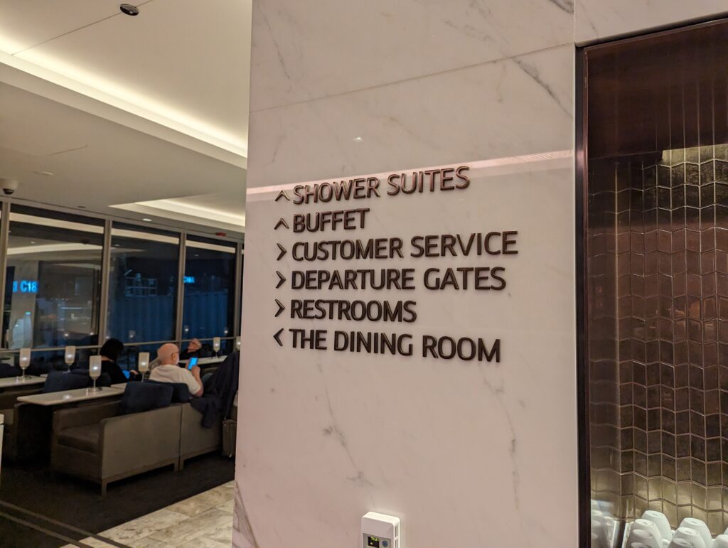 United Polaris Lounge ORD Directory