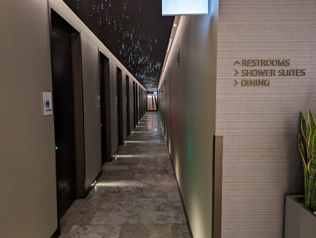 United Polaris Lounge ORD Bathrooms