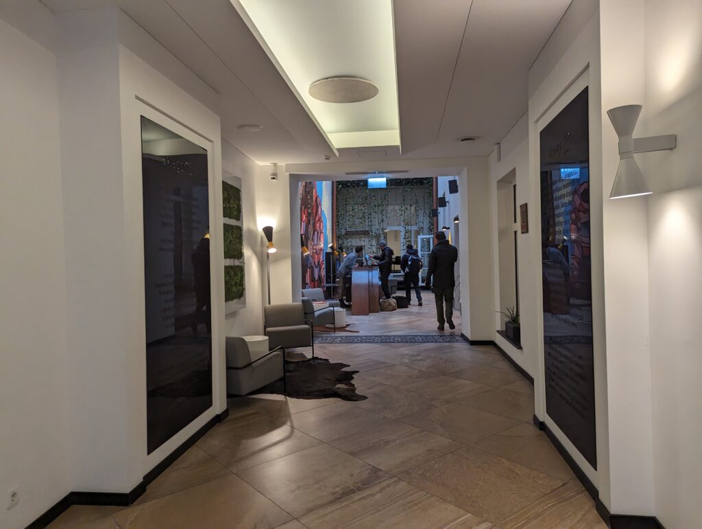 Artagonist Hotel Lobby