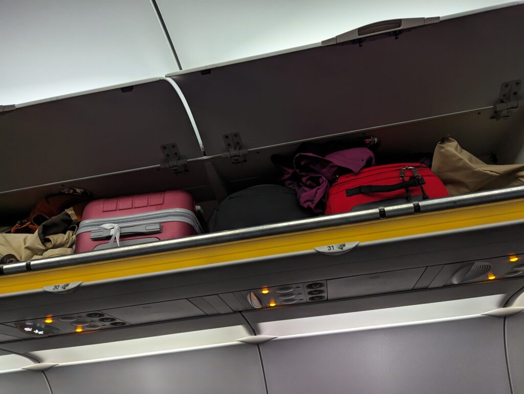 Lufthansa A321 Overhead Storage