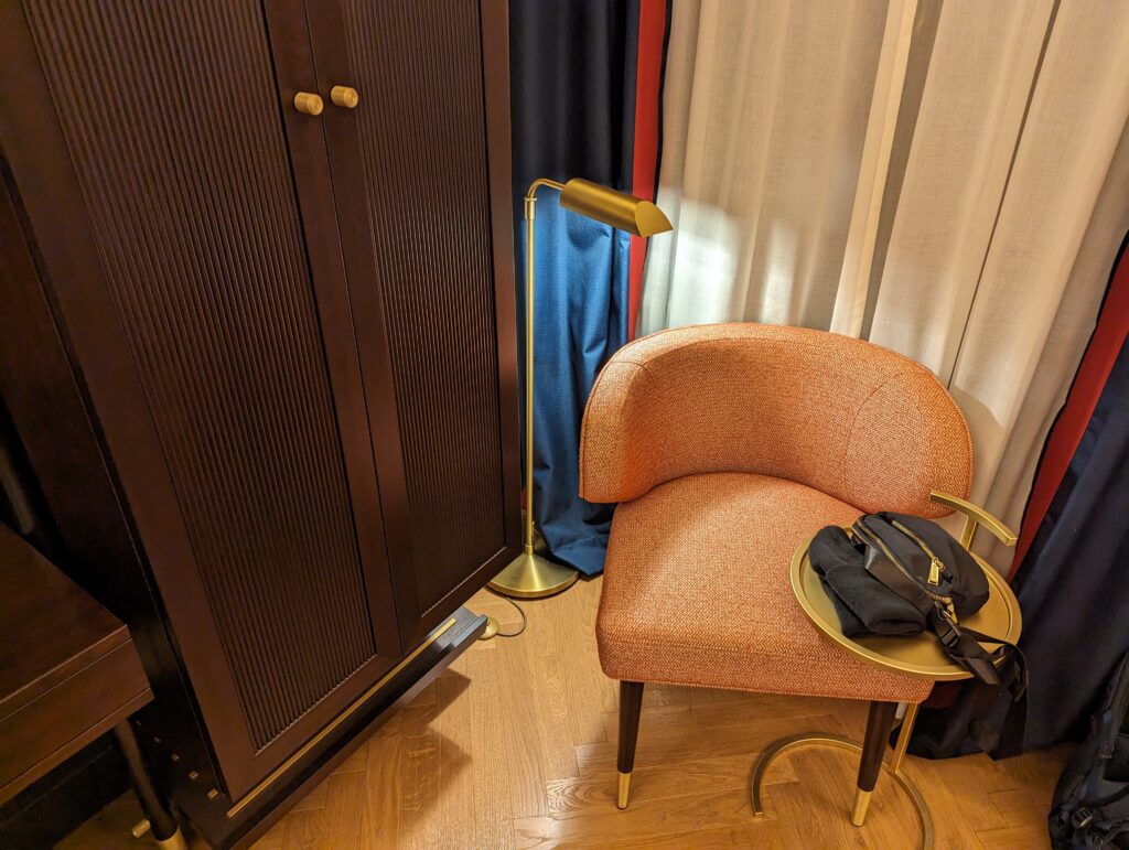 LUME Hotel Frankfurt Closet and Chair