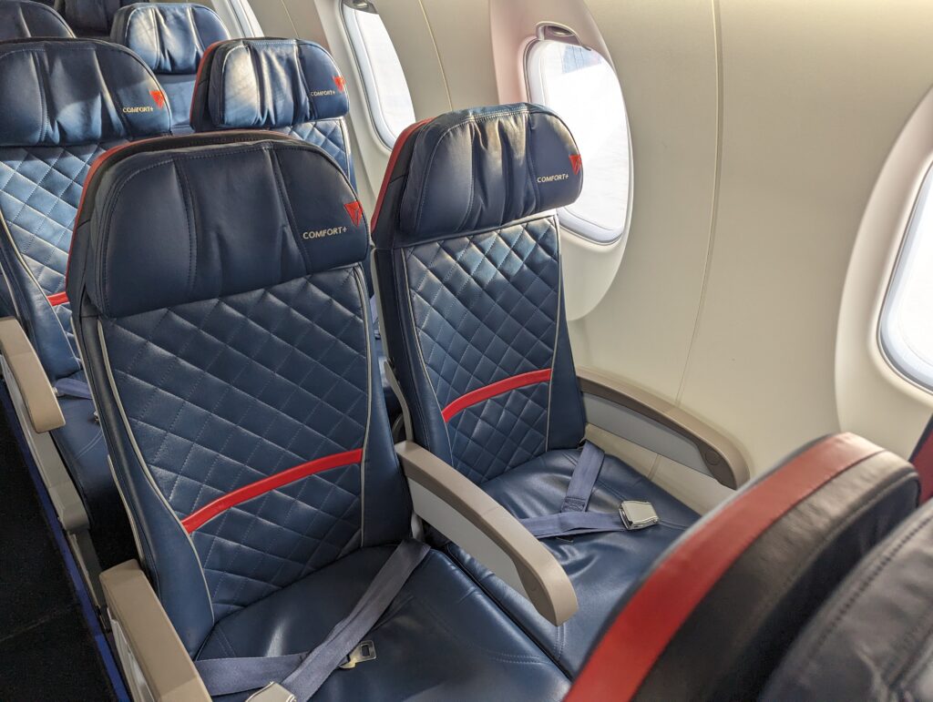 Delta CRJ900 Comfort Plus Seats