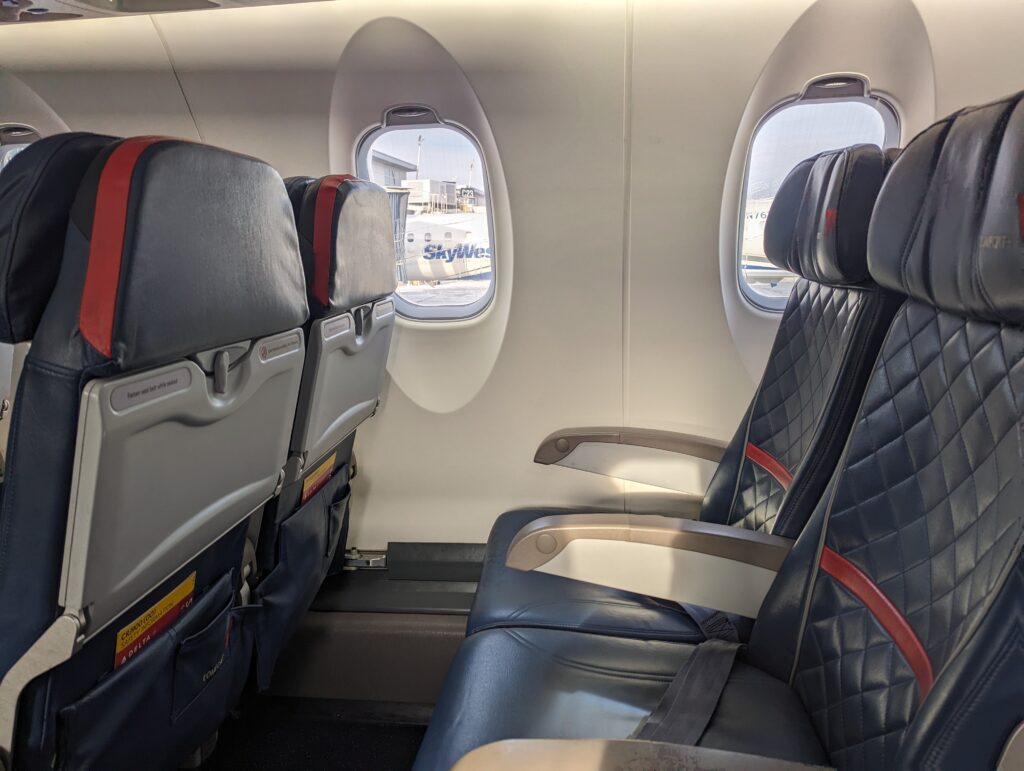 Delta CRJ900 Comfort Plus Seats