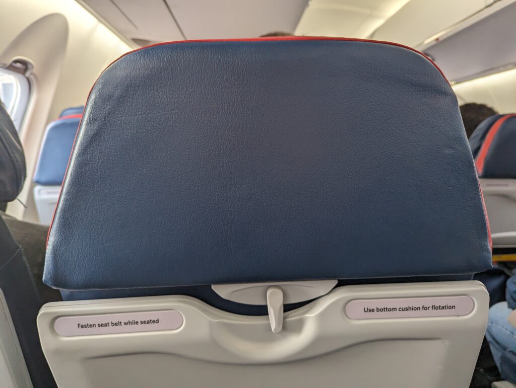 Delta CRJ900 Comfort Plus Seats