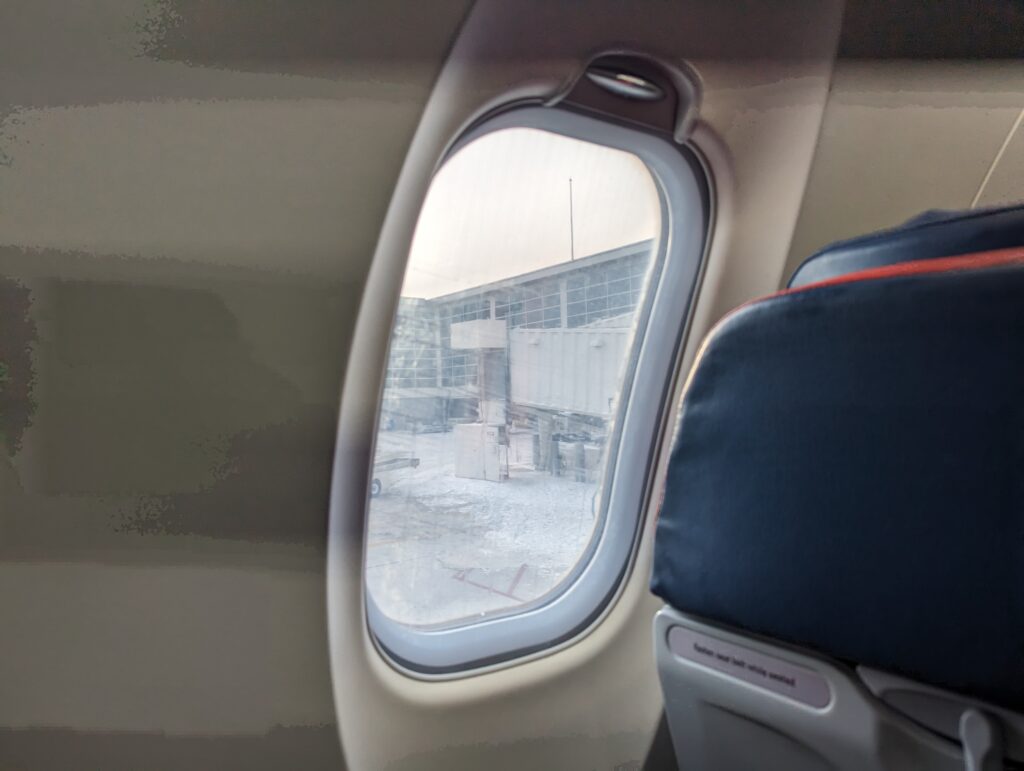 Delta CRJ900 Comfort Plus 