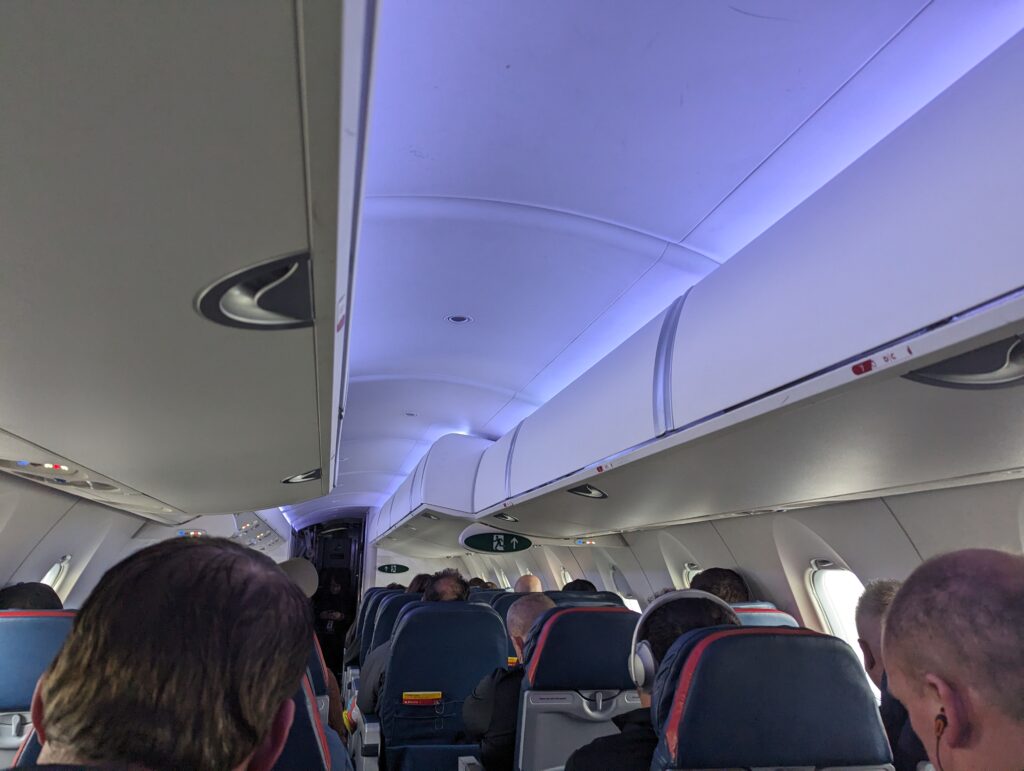 Delta CRJ900 Comfort Plus Cabin