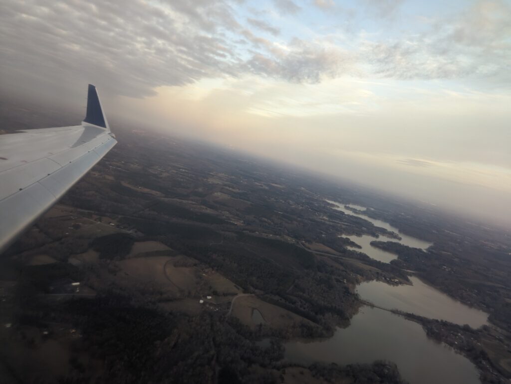 Delta CRJ900 Comfort Plus Landing