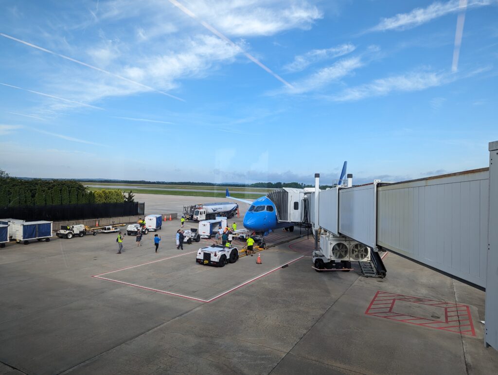 Breeze Airways A220-300 Ascent First Class boarding