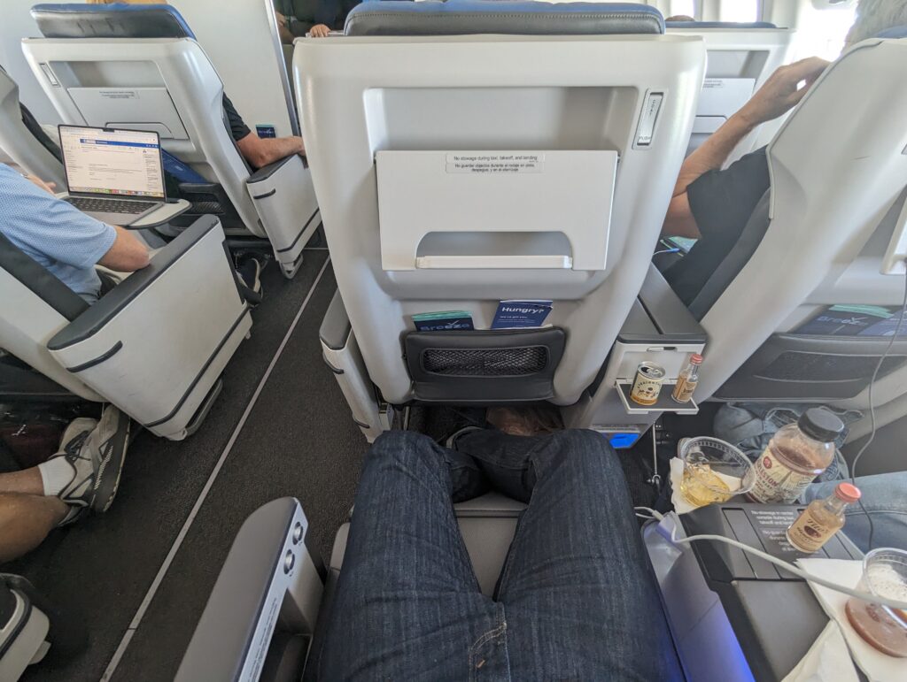 Breeze Airways A220-300 Drinks and Snacks