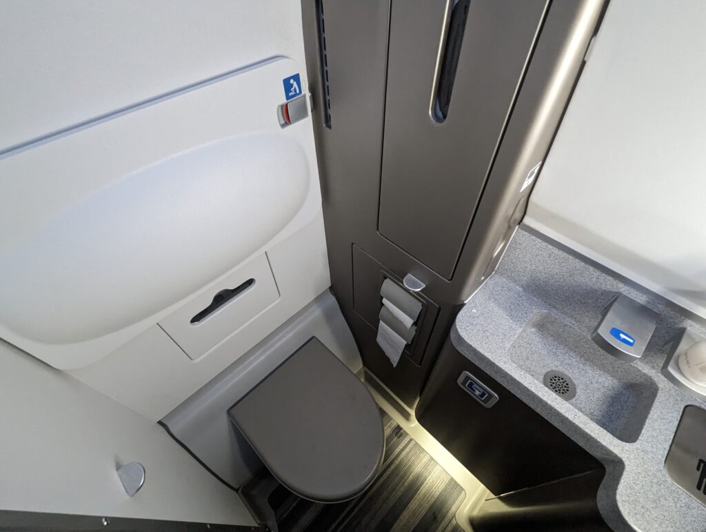 Breeze A220 Lavatory 