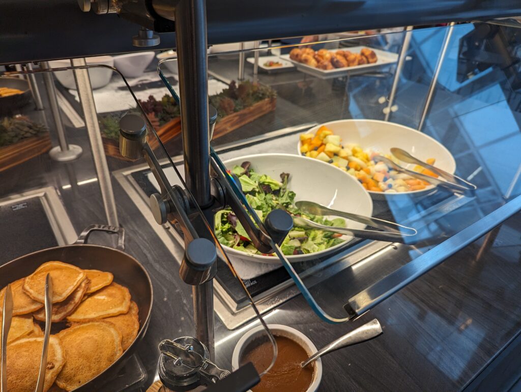 LAX American Express Centurion Buffet