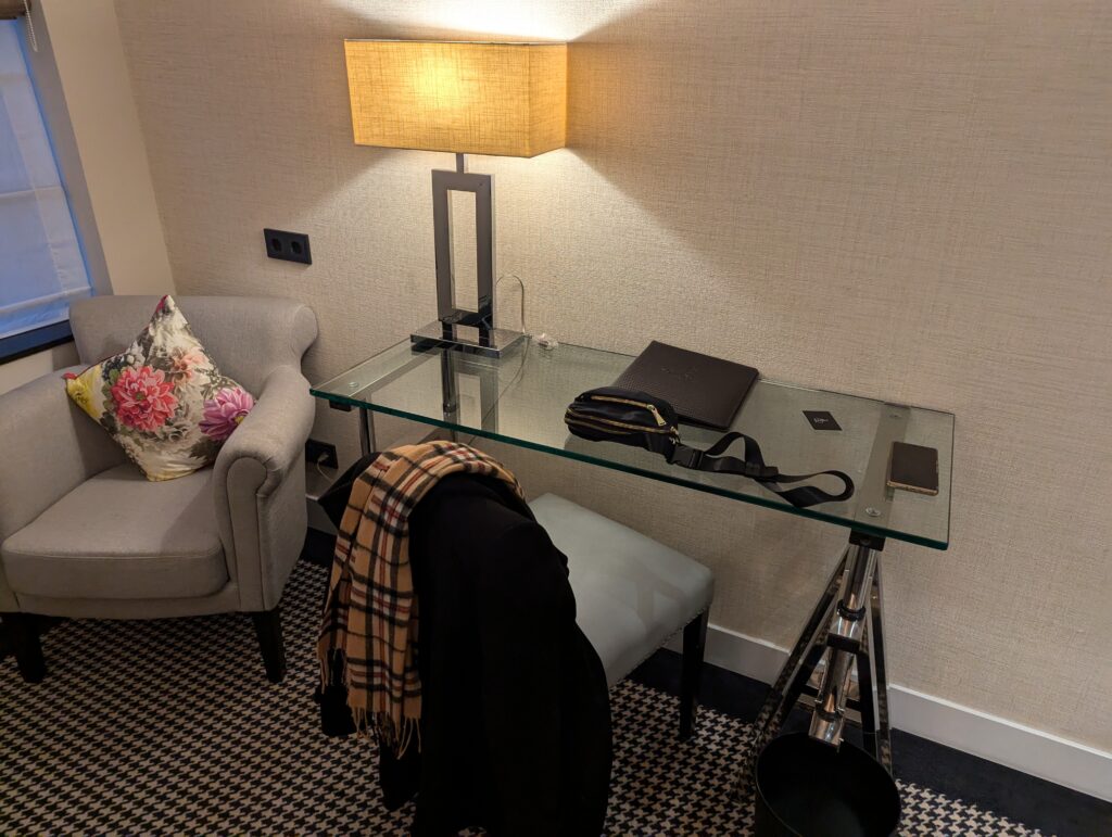 Hotel Notting Hill Amsterdam Desk