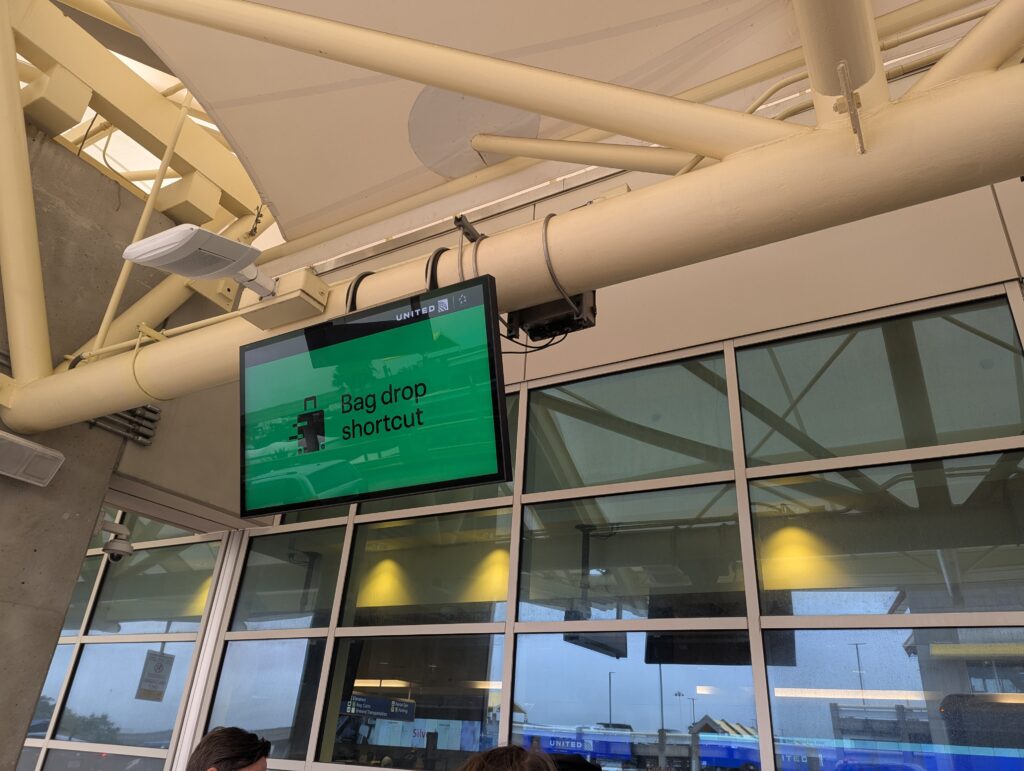 MCO United Curbside Baggage Drop