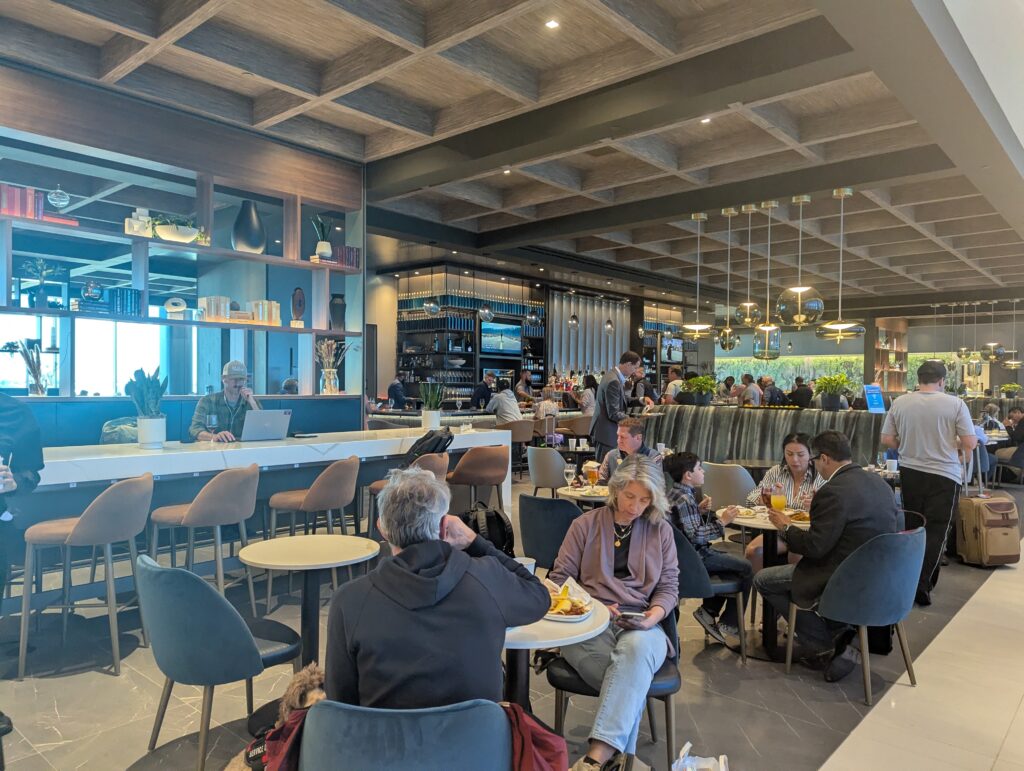 Delta SkyClub ATL Concourse D Space