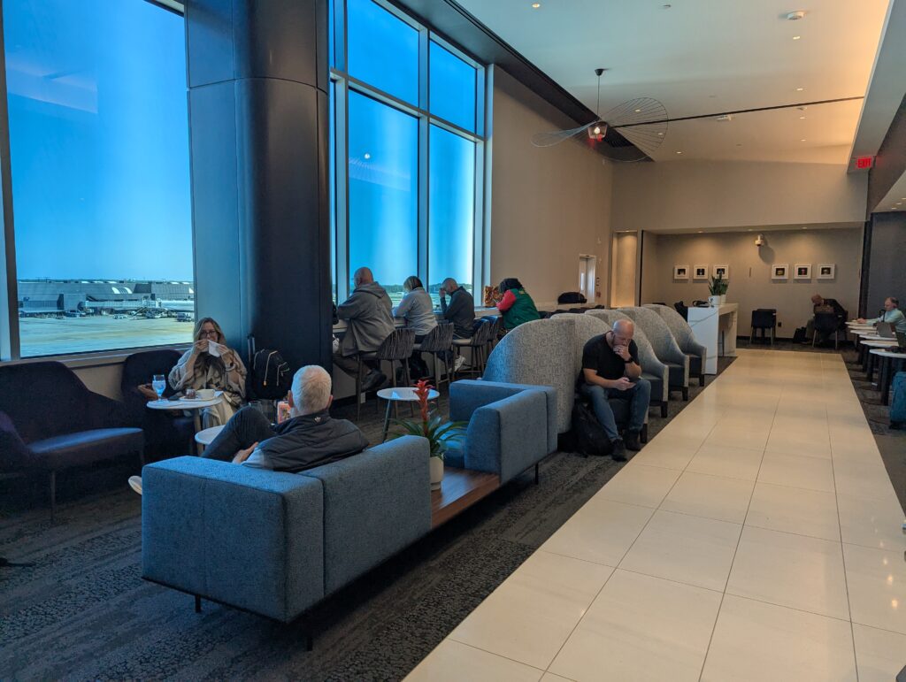 Delta SkyClub ATL Concourse D Seating