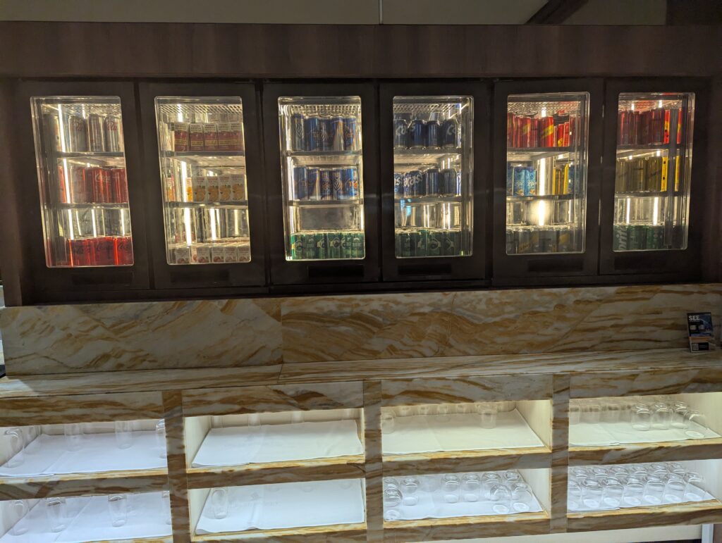 SilverKris Lounge Changi Terminal 2 Lounge Drinks