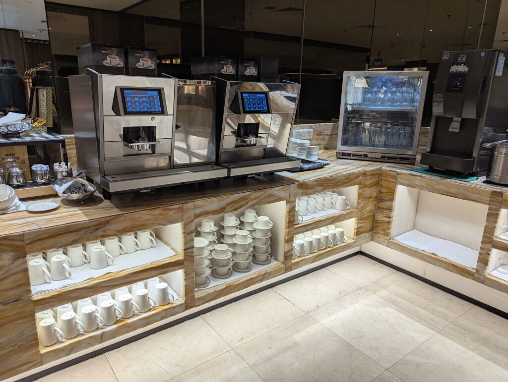 SilverKris Lounge Changi Terminal 2 Lounge Drinks